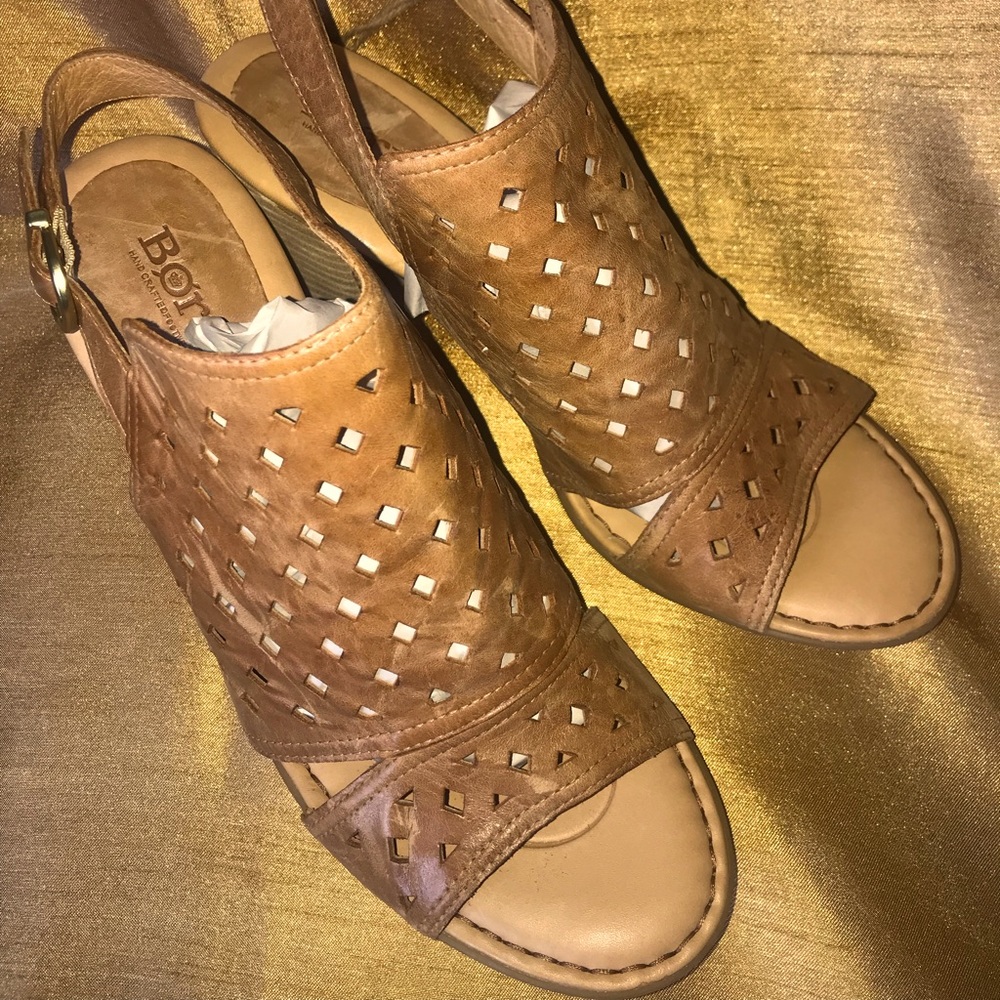 Born Open-Toe Leather Sling Back Clogs 3 1/2”